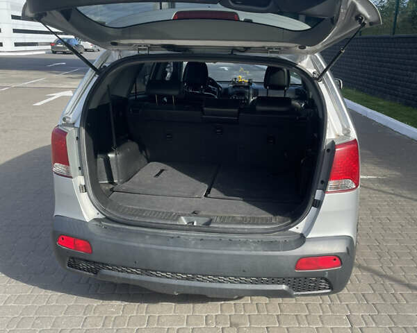Сірий Кіа Соренто, об'ємом двигуна 2.2 л та пробігом 370 тис. км за 11400 $, фото 2 на Automoto.ua