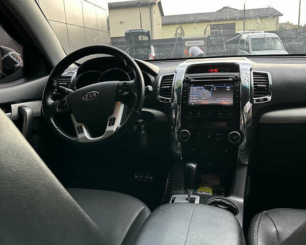 Сірий Кіа Соренто, об'ємом двигуна 2.2 л та пробігом 240 тис. км за 11500 $, фото 4 на Automoto.ua