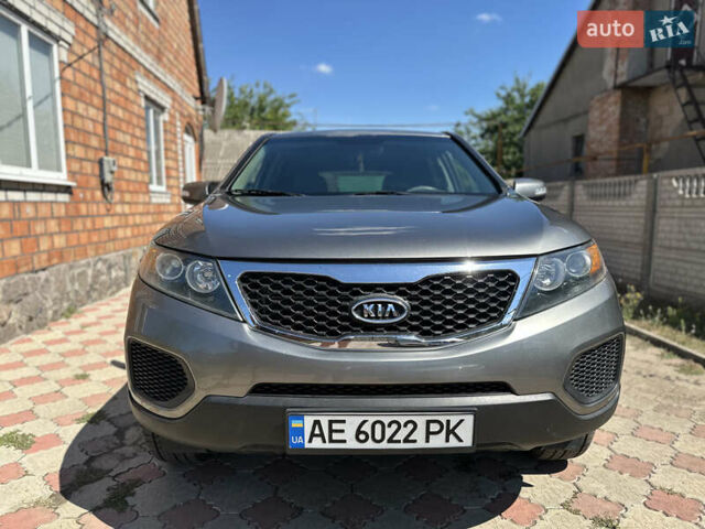 Серый Киа Соренто, объемом двигателя 2.36 л и пробегом 200 тыс. км за 12336 $, фото 2 на Automoto.ua