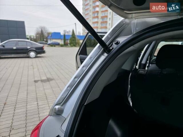 Сірий Кіа Соренто, об'ємом двигуна 2.4 л та пробігом 233 тис. км за 9999 $, фото 34 на Automoto.ua