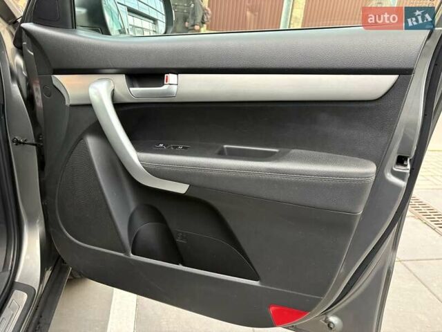 Сірий Кіа Соренто, об'ємом двигуна 2.2 л та пробігом 199 тис. км за 13600 $, фото 22 на Automoto.ua
