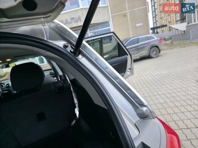 Сірий Кіа Соренто, об'ємом двигуна 2.4 л та пробігом 233 тис. км за 9999 $, фото 31 на Automoto.ua