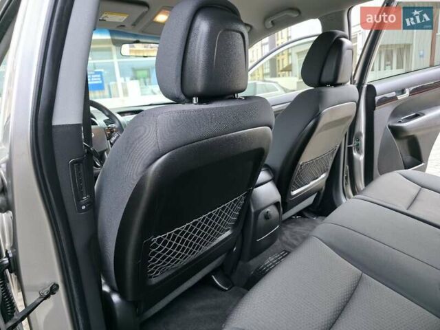 Сірий Кіа Соренто, об'ємом двигуна 2.4 л та пробігом 233 тис. км за 9999 $, фото 48 на Automoto.ua
