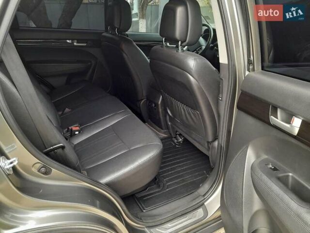 Серый Киа Соренто, объемом двигателя 2 л и пробегом 157 тыс. км за 14500 $, фото 8 на Automoto.ua