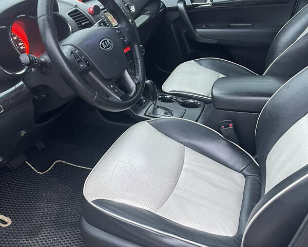 Серый Киа Соренто, объемом двигателя 3.5 л и пробегом 191 тыс. км за 14000 $, фото 3 на Automoto.ua