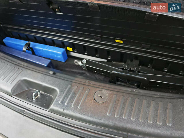 Серый Киа Соренто, объемом двигателя 2.2 л и пробегом 145 тыс. км за 15500 $, фото 15 на Automoto.ua