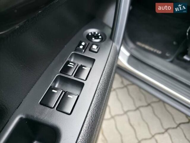 Сірий Кіа Соренто, об'ємом двигуна 2.4 л та пробігом 233 тис. км за 9999 $, фото 66 на Automoto.ua