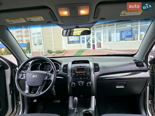 Сірий Кіа Соренто, об'ємом двигуна 2.4 л та пробігом 233 тис. км за 9999 $, фото 51 на Automoto.ua