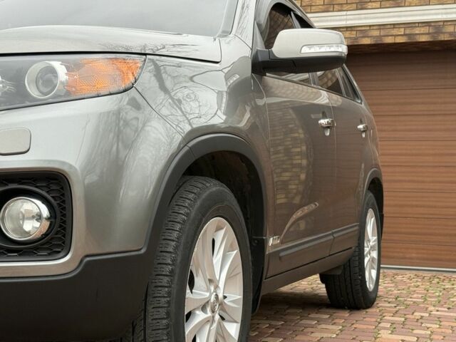 Серый Киа Соренто, объемом двигателя 2.4 л и пробегом 130 тыс. км за 11900 $, фото 10 на Automoto.ua