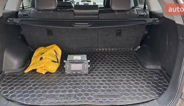 Сірий Кіа Соренто, об'ємом двигуна 2.36 л та пробігом 162 тис. км за 11500 $, фото 21 на Automoto.ua