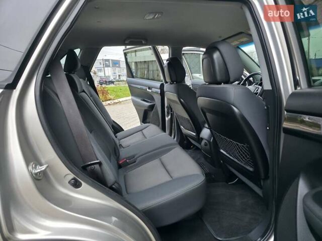 Сірий Кіа Соренто, об'ємом двигуна 2.4 л та пробігом 233 тис. км за 9999 $, фото 38 на Automoto.ua