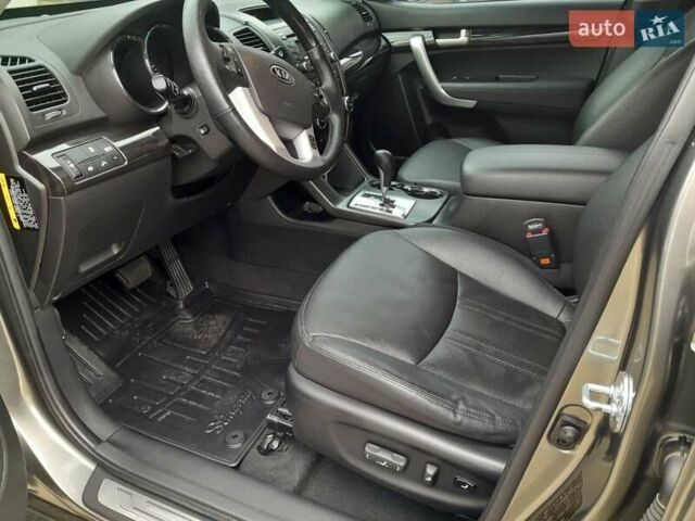 Серый Киа Соренто, объемом двигателя 2 л и пробегом 157 тыс. км за 14500 $, фото 12 на Automoto.ua