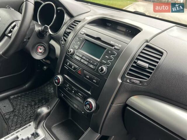 Серый Киа Соренто, объемом двигателя 2.2 л и пробегом 199 тыс. км за 14800 $, фото 14 на Automoto.ua