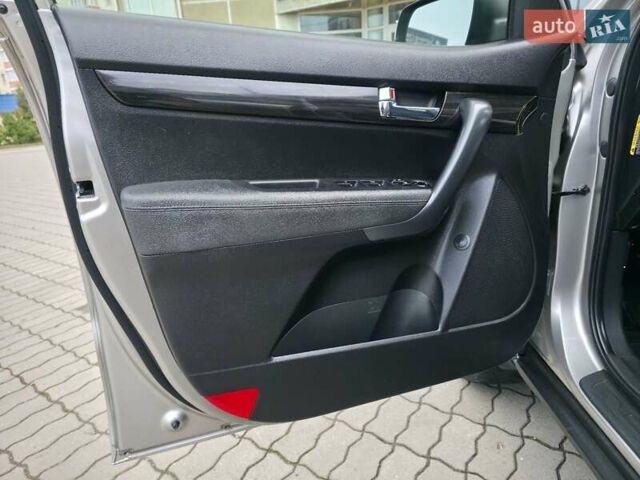 Сірий Кіа Соренто, об'ємом двигуна 2.4 л та пробігом 233 тис. км за 9999 $, фото 65 на Automoto.ua