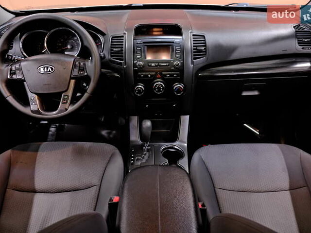 Серый Киа Соренто, объемом двигателя 2.4 л и пробегом 180 тыс. км за 11900 $, фото 45 на Automoto.ua