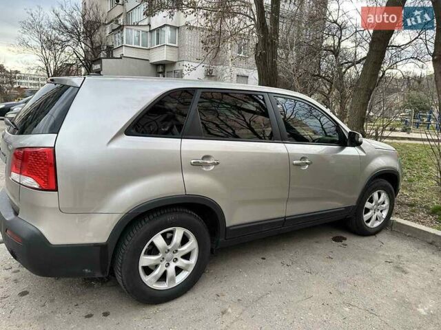 Сірий Кіа Соренто, об'ємом двигуна 2.4 л та пробігом 250 тис. км за 12900 $, фото 1 на Automoto.ua