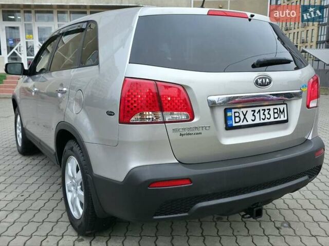 Сірий Кіа Соренто, об'ємом двигуна 2.4 л та пробігом 233 тис. км за 9999 $, фото 11 на Automoto.ua