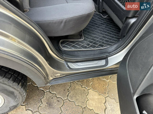 Серый Киа Соренто, объемом двигателя 2.2 л и пробегом 207 тыс. км за 12300 $, фото 31 на Automoto.ua