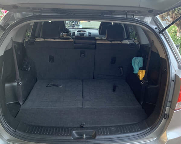 Серый Киа Соренто, объемом двигателя 3.5 л и пробегом 191 тыс. км за 14000 $, фото 12 на Automoto.ua