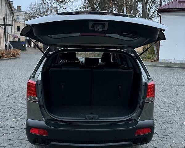 Серый Киа Соренто, объемом двигателя 2.2 л и пробегом 217 тыс. км за 15200 $, фото 37 на Automoto.ua