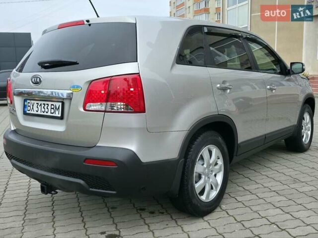 Сірий Кіа Соренто, об'ємом двигуна 2.4 л та пробігом 233 тис. км за 9999 $, фото 14 на Automoto.ua