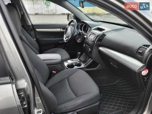 Серый Киа Соренто, объемом двигателя 2.2 л и пробегом 207 тыс. км за 13500 $, фото 1 на Automoto.ua