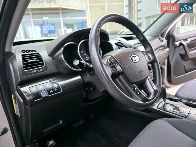 Сірий Кіа Соренто, об'ємом двигуна 2.4 л та пробігом 233 тис. км за 9999 $, фото 70 на Automoto.ua