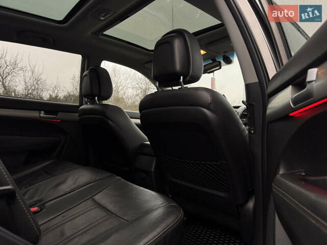 Серый Киа Соренто, объемом двигателя 2 л и пробегом 254 тыс. км за 14400 $, фото 41 на Automoto.ua