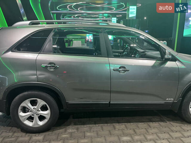 Серый Киа Соренто, объемом двигателя 2.2 л и пробегом 193 тыс. км за 12500 $, фото 4 на Automoto.ua