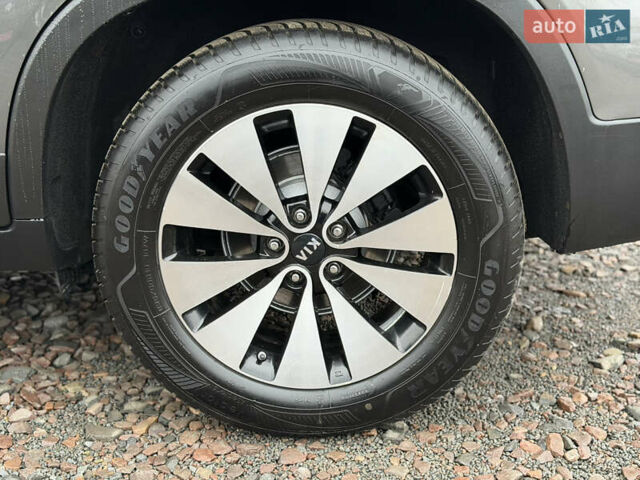 Серый Киа Соренто, объемом двигателя 2.2 л и пробегом 143 тыс. км за 17400 $, фото 16 на Automoto.ua