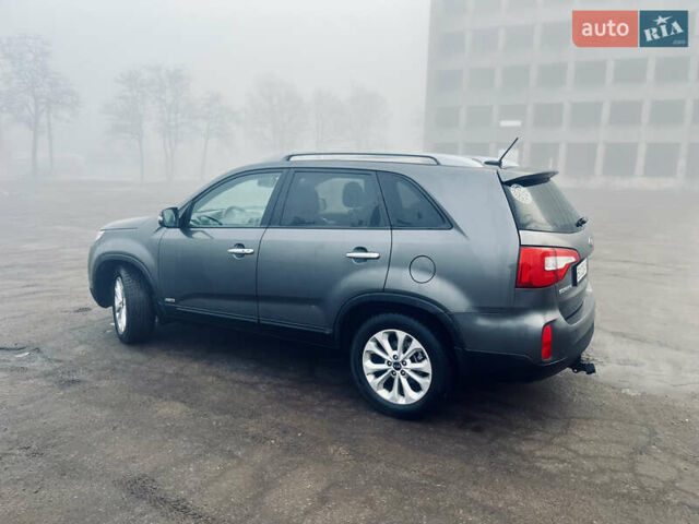 Серый Киа Соренто, объемом двигателя 2.2 л и пробегом 212 тыс. км за 16300 $, фото 2 на Automoto.ua