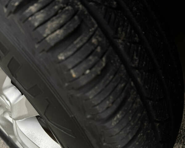 Киа Соренто 2013 в Сумах на Automoto.ua Серый Киа Соренто, объемом двигателя 2.36 л и пробегом 170 тыс. км за 11000 $, фото 24 на Automoto.ua