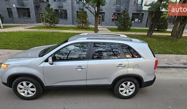 Киа Соренто 2013 в Киеве на Automoto.ua Серый Киа Соренто, объемом двигателя 2.4 л и пробегом 230 тыс. км за 9999 $, фото 20 на Automoto.ua
