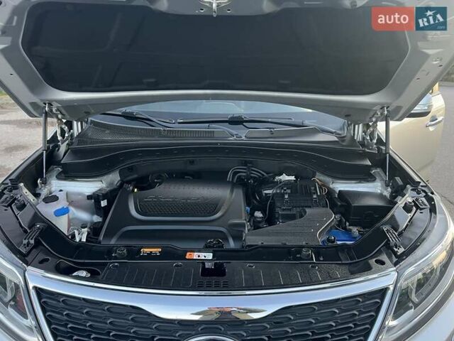 Серый Киа Соренто, объемом двигателя 2.2 л и пробегом 170 тыс. км за 17799 $, фото 149 на Automoto.ua