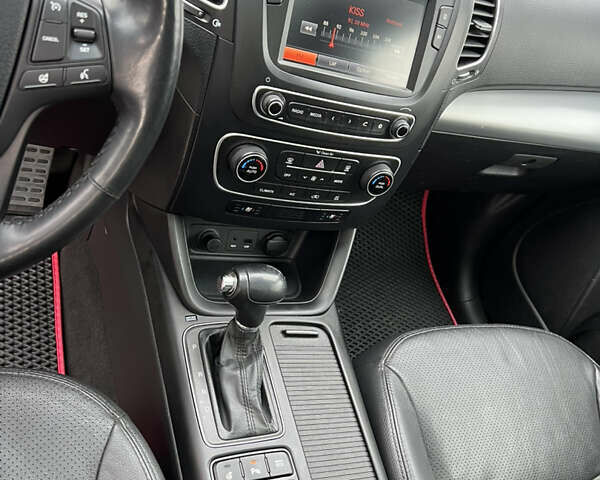 Серый Киа Соренто, объемом двигателя 2.2 л и пробегом 234 тыс. км за 16500 $, фото 20 на Automoto.ua