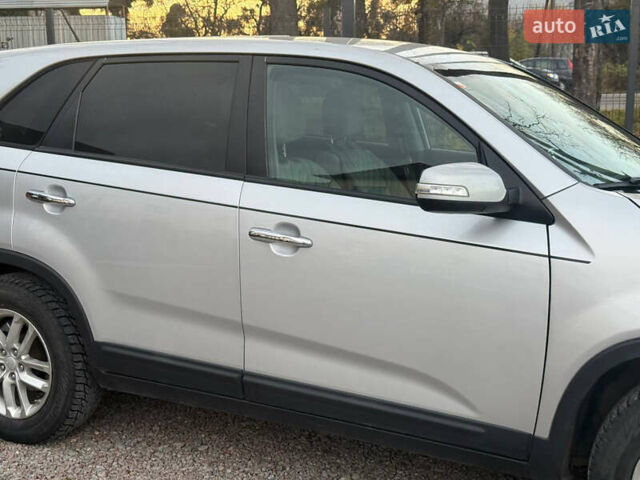 Серый Киа Соренто, объемом двигателя 2.36 л и пробегом 195 тыс. км за 10900 $, фото 21 на Automoto.ua