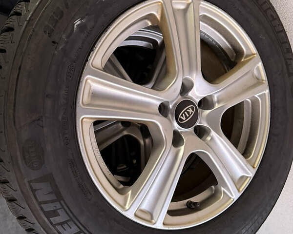 Сірий Кіа Соренто, об'ємом двигуна 2.2 л та пробігом 198 тис. км за 16900 $, фото 27 на Automoto.ua