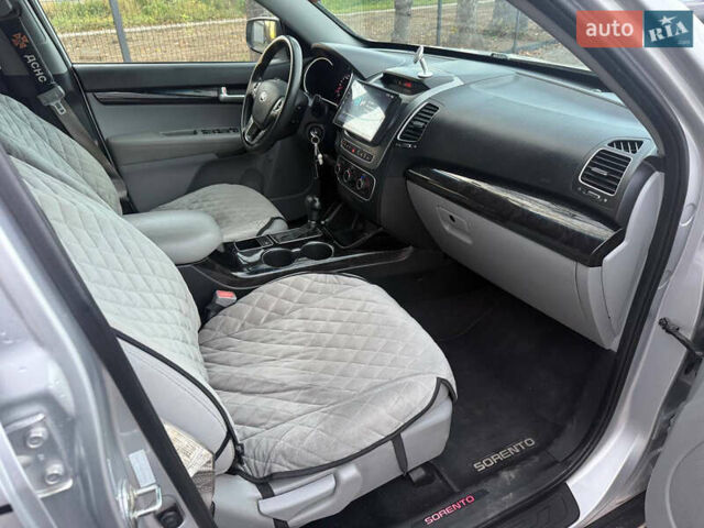 Серый Киа Соренто, объемом двигателя 2.36 л и пробегом 195 тыс. км за 10900 $, фото 45 на Automoto.ua