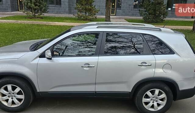 Киа Соренто 2013 в Киеве на Automoto.ua Серый Киа Соренто, объемом двигателя 2.4 л и пробегом 230 тыс. км за 9999 $, фото 34 на Automoto.ua