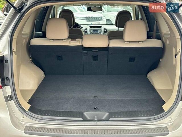 Серый Киа Соренто, объемом двигателя 2.4 л и пробегом 198 тыс. км за 12830 $, фото 20 на Automoto.ua