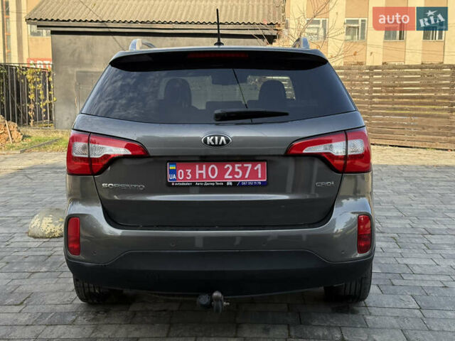 Серый Киа Соренто, объемом двигателя 2.2 л и пробегом 265 тыс. км за 15800 $, фото 19 на Automoto.ua
