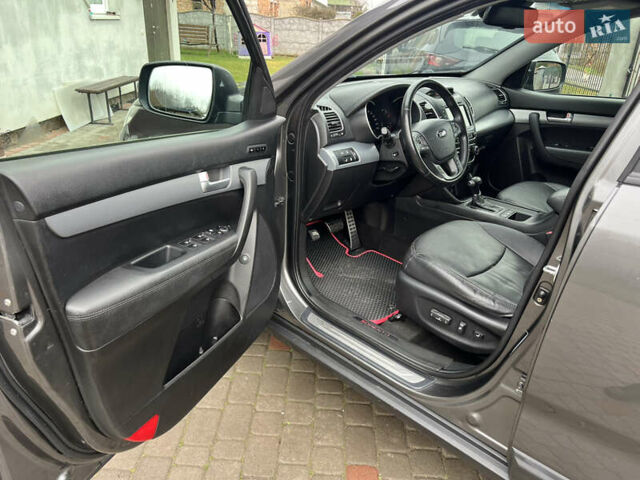 Серый Киа Соренто, объемом двигателя 2.2 л и пробегом 234 тыс. км за 16500 $, фото 11 на Automoto.ua