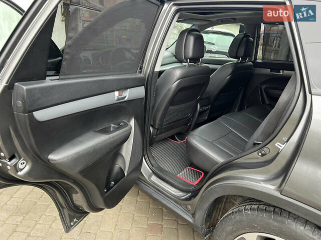 Серый Киа Соренто, объемом двигателя 2.2 л и пробегом 234 тыс. км за 16500 $, фото 21 на Automoto.ua