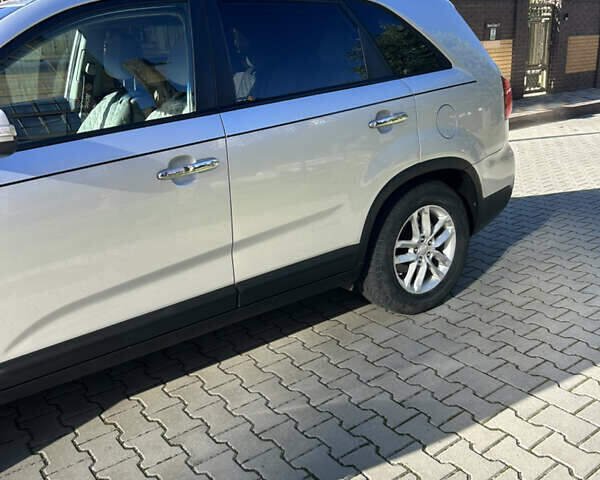 Сірий Кіа Соренто, об'ємом двигуна 2.36 л та пробігом 194 тис. км за 11400 $, фото 7 на Automoto.ua