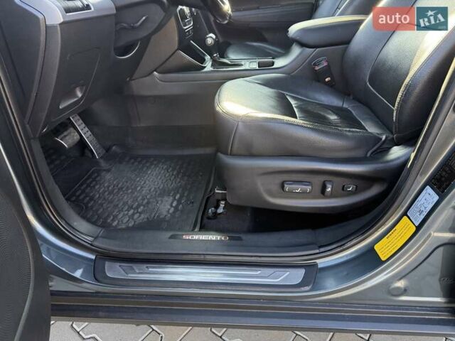 Кіа Соренто 2013 у Чернівцях на Automoto.ua Сірий Кіа Соренто, об'ємом двигуна 2.2 л та пробігом 216 тис. км за 15800 $, фото 63 на Automoto.ua
