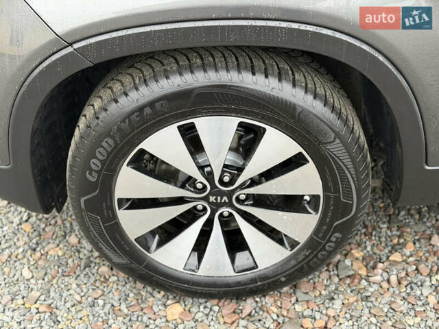 Серый Киа Соренто, объемом двигателя 2.2 л и пробегом 143 тыс. км за 17400 $, фото 15 на Automoto.ua
