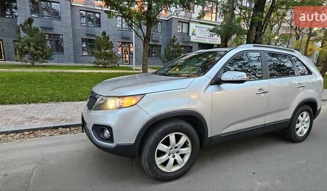 Киа Соренто 2013 в Киеве на Automoto.ua Серый Киа Соренто, объемом двигателя 2.4 л и пробегом 230 тыс. км за 9999 $, фото 17 на Automoto.ua