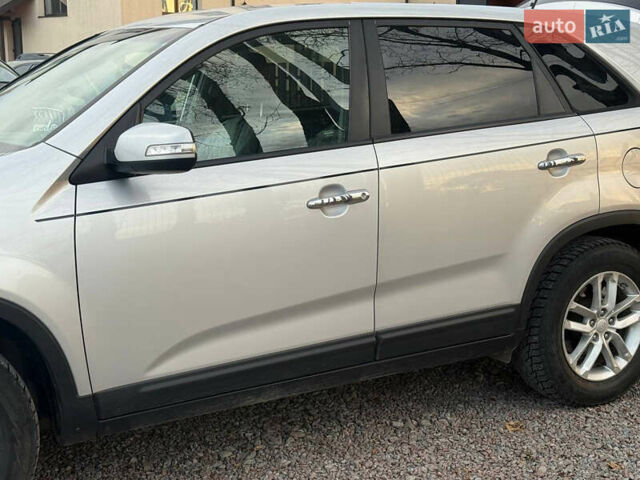 Серый Киа Соренто, объемом двигателя 2.36 л и пробегом 195 тыс. км за 10900 $, фото 5 на Automoto.ua