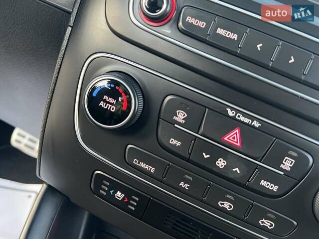 Серый Киа Соренто, объемом двигателя 2.2 л и пробегом 170 тыс. км за 17799 $, фото 133 на Automoto.ua