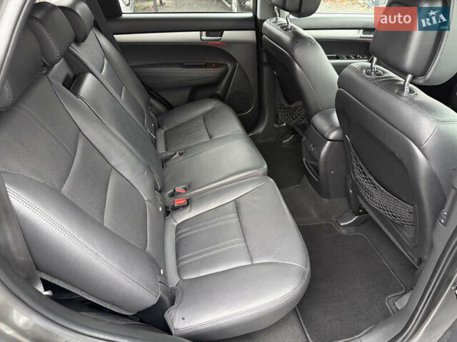 Серый Киа Соренто, объемом двигателя 2.2 л и пробегом 143 тыс. км за 17400 $, фото 56 на Automoto.ua